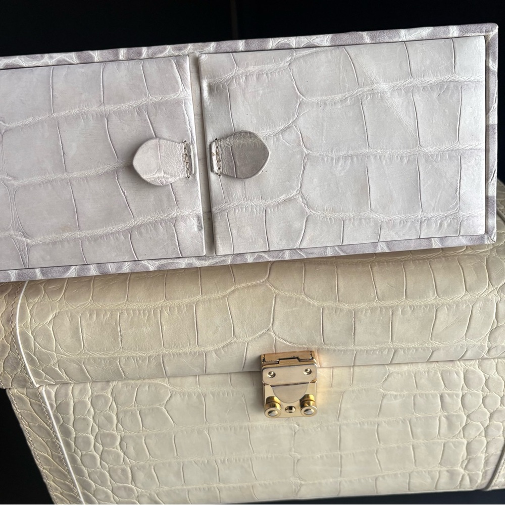 Dooney & Bourke Nile White Croc Embossed leather Train Case Travel cosmetic bag - Picture 12 of 16